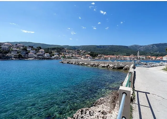 Seafront Marina2 公寓 *